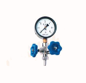 ����������y